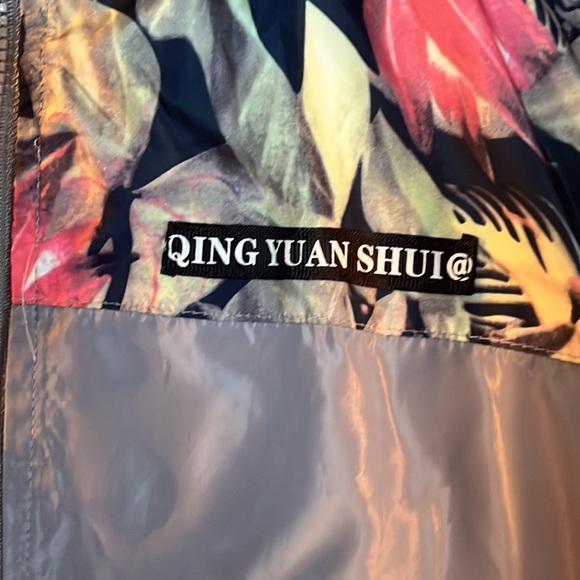 Windbreaker - Picture 2 of 5